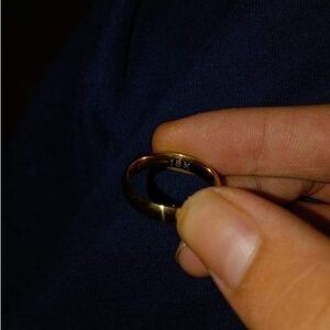 Goldsign 18K Gold Men’s Band